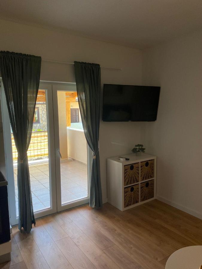 Apartment Bura *